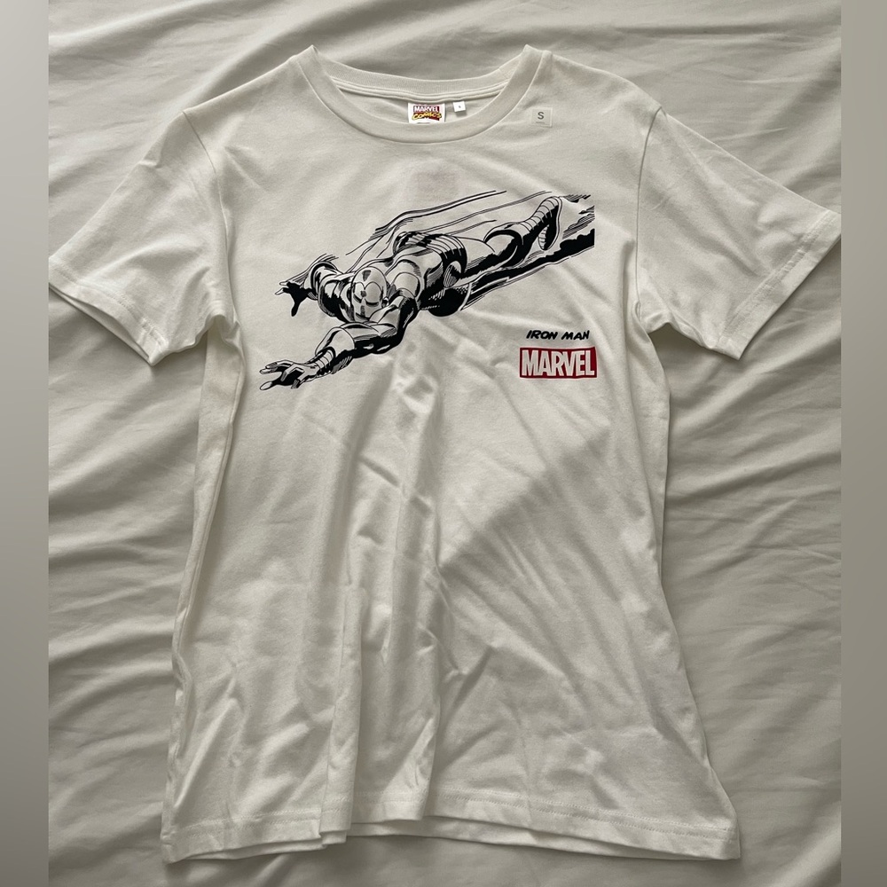 GU Marvel Iron Man White T-Shirt size small